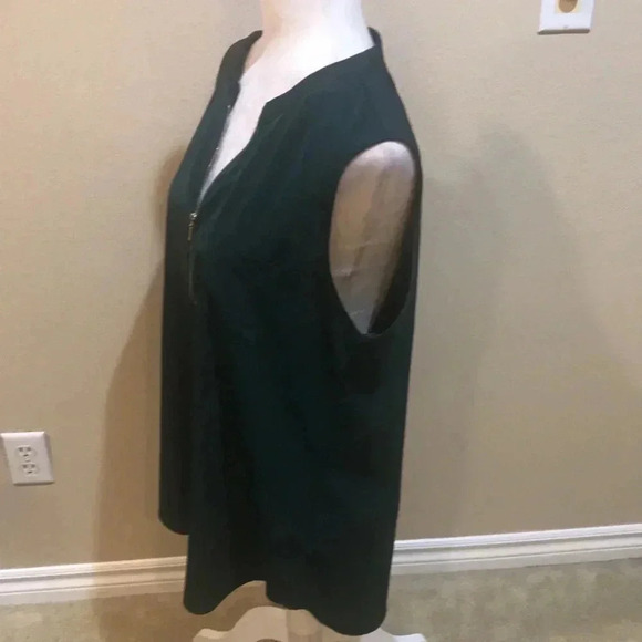 Timeson Dark Green Sleeveless Blouse with Gold Zipper Front Round Hem-L - Picture 4 of 8